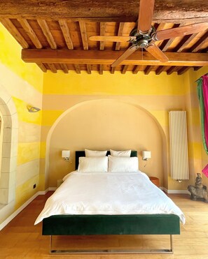 1 camera, Wi-Fi, lenzuola