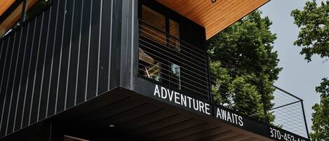 المنشأة من الخارج