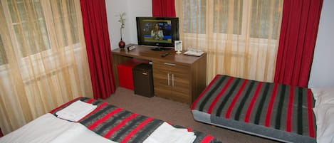 9 bedrooms, iron/ironing board, WiFi, bed sheets