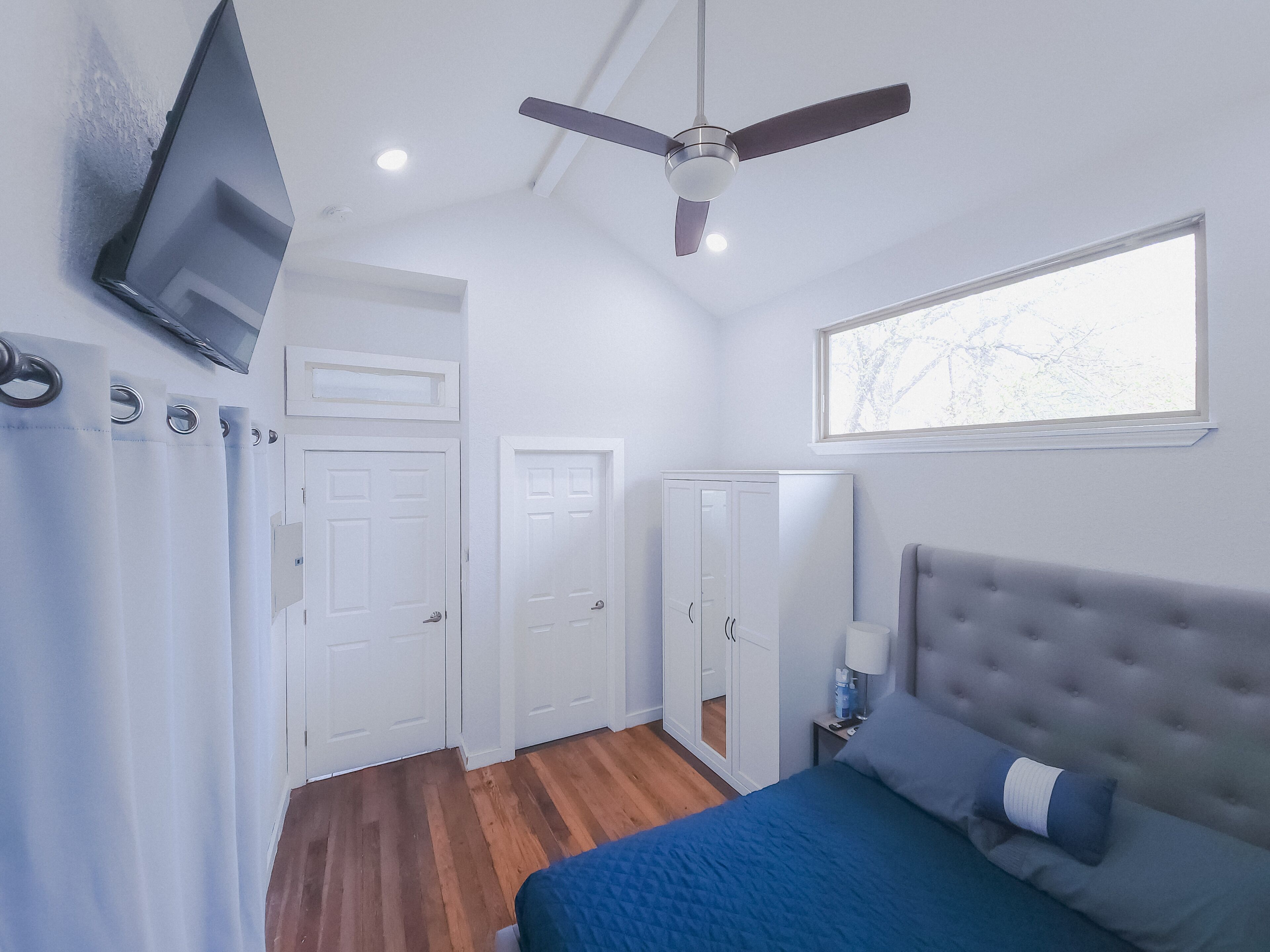 1 chambre, fer et planche à repasser, Wi-Fi gratuit, draps fournis