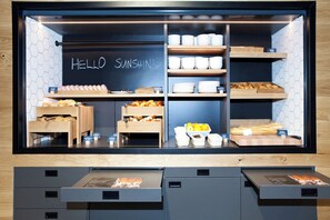 Petit déjeuner continental servi en supplément en semaine