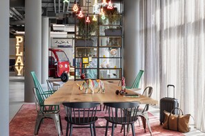 Restaurant - Moxy Vienna City East (Vienna)