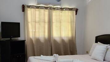 Standard Single Room | Free WiFi, bed sheets