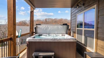 Bain à remous extérieur