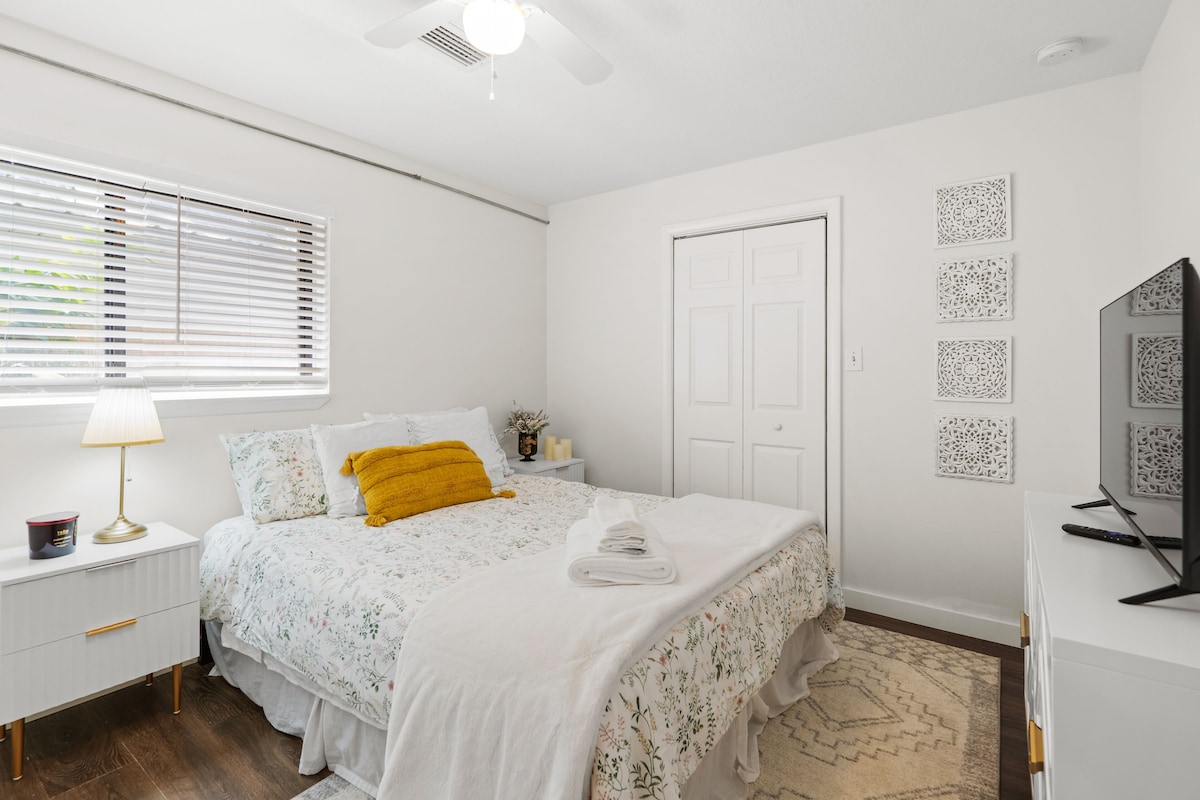 Photo 9 of Walking distance to down town and main attractions. Pet friendly, low prices