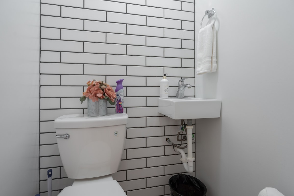 Photo 25 of Walking distance to down town and main attractions. Pet friendly, low prices