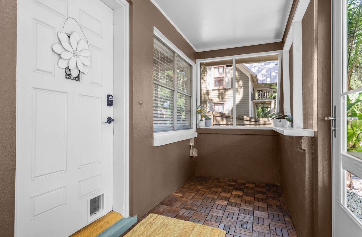 Photo 33 of Walking distance to down town and main attractions. Pet friendly, low prices