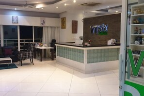 Exterior - Vtsix Condo Rentals at View Talay 6 Pattaya (Pattaya)