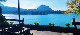 Private beachfront Lake House - Cerro de Oro