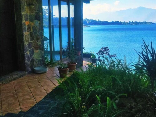 Private beachfront Lake House  - Cerro de Oro 