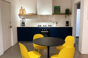 Oven, cookware/dishes/utensils - LONG stays Roma full apartment. (Mexico City)