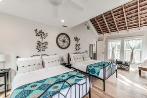 3 chambres, fer et planche à repasser, Wi-Fi gratuit, draps fournis