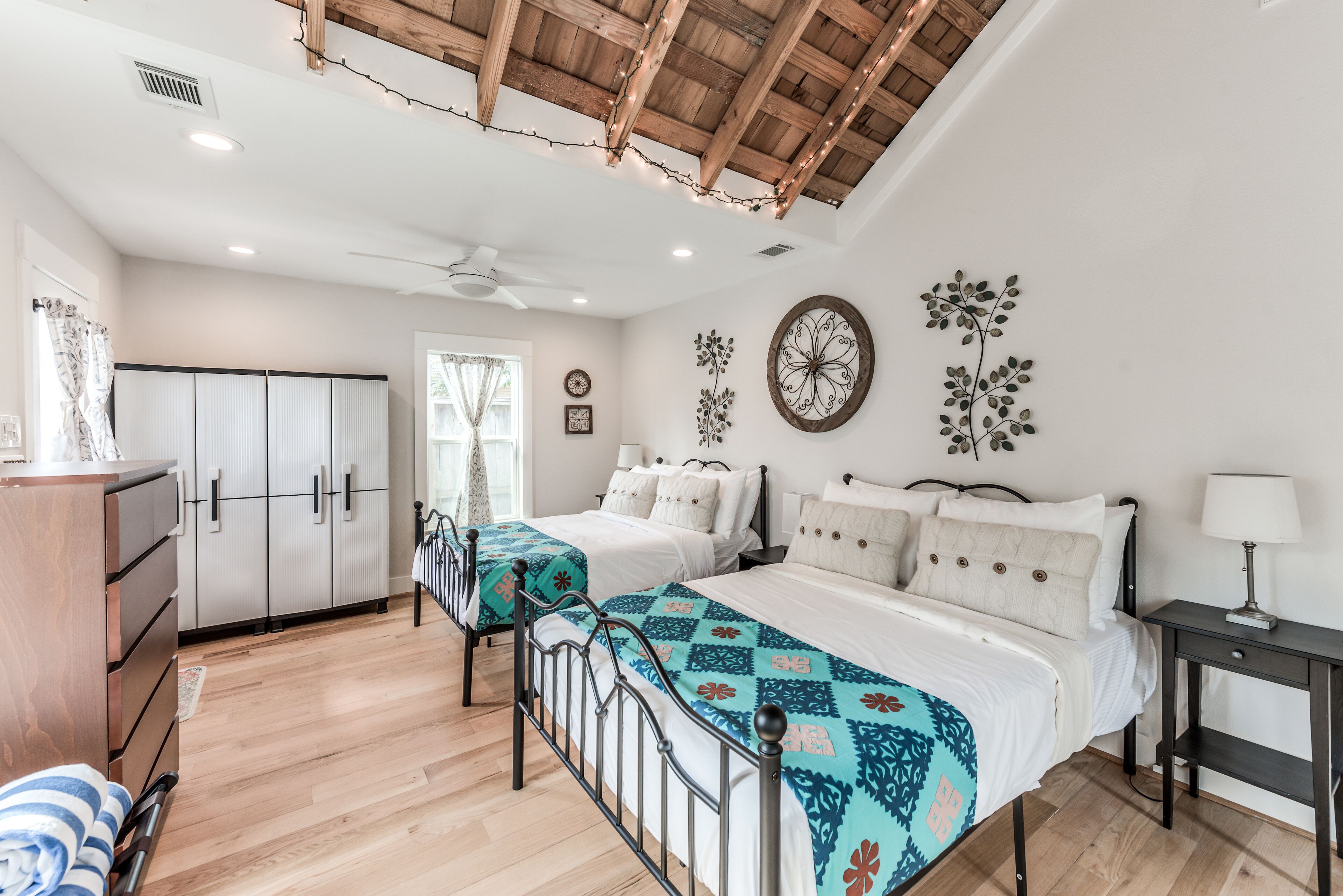 3 habitaciones, tabla de planchar con plancha y wifi gratis 