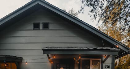 Cozy Creekside Glamping in a Funky Studio Cabin in Oak Creek Canyon, Sedona AZ