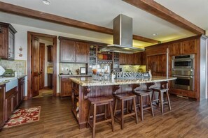 Refrigerador, horno, parrilla de estufa y lavavajillas