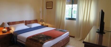 Executive Twin Room | Free WiFi, bed sheets