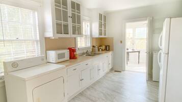 Kühlschrank, Ofen, Herdplatte