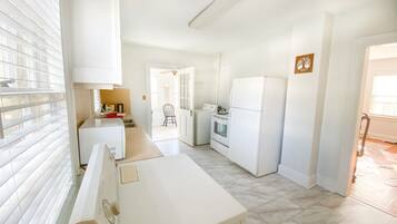 Kühlschrank, Ofen, Herdplatte