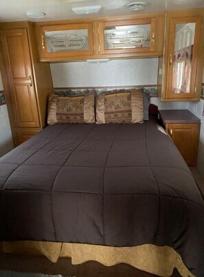1 habitación, tabla de planchar con plancha y wifi 