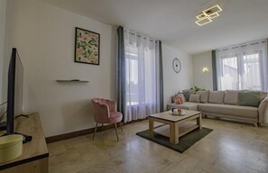 TV - Maison des 3 Lacs - CHAVANGES (CHAVANGES)