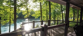 Cozy Waterfront Getaway ~ Private Dock ~ Doniphan