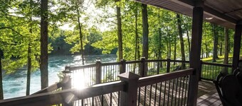 Cozy Waterfront Getaway ~ Private Dock ~ Doniphan