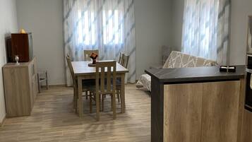 TV, fireplace, video games