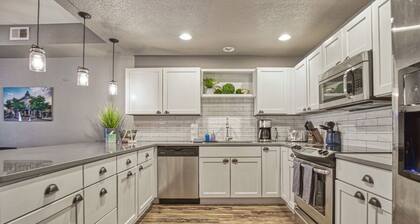 2 Bedroom Cozy Townhome near downtown Fort Collins