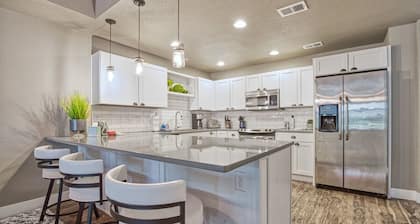 2 Bedroom Cozy Townhome near downtown Fort Collins