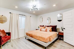 3 bedrooms, iron/ironing board, WiFi, bed sheets