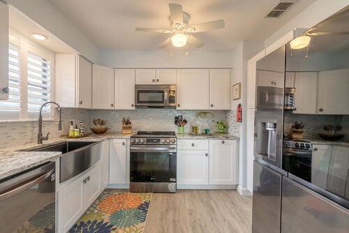 Pelican's Canal House- Bring your Boat and Dog!