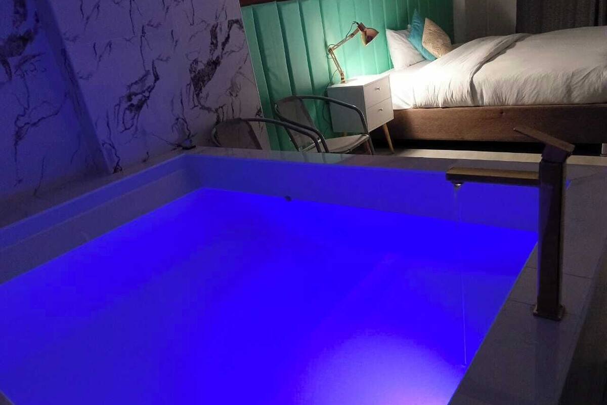 superior room | 1 bedroom, down duvets, pillow-top beds, iron/ironing board