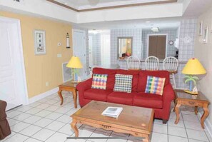 TV - Ship-Watch Dunes ~ Oceanfront ~ Dolphins! Pools! (Tybee Island)