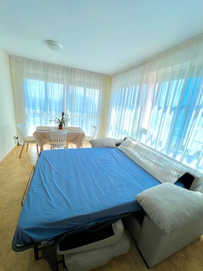 2 chambres, fer et planche Ă repasser, Wi-Fi, draps fournis