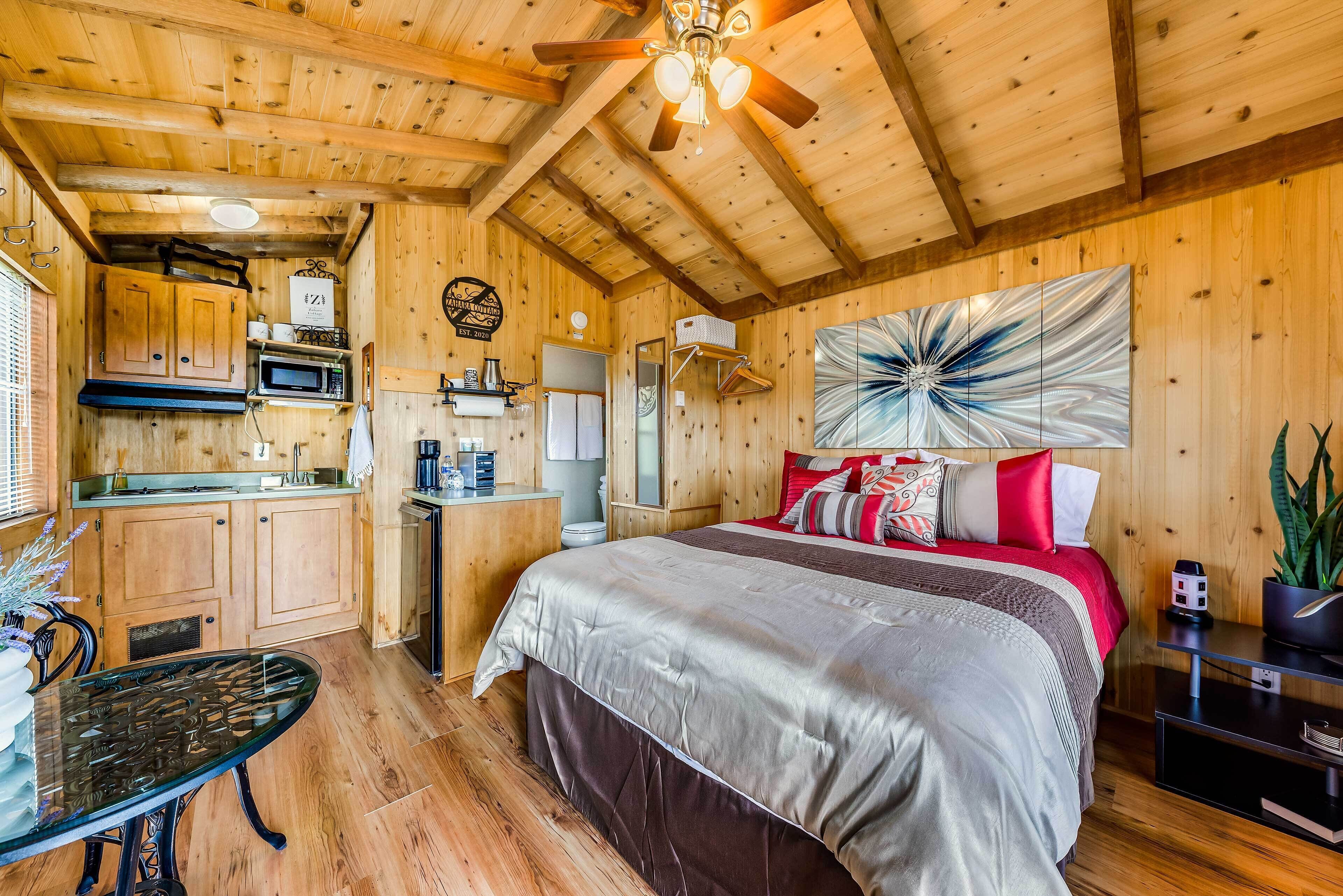 Tiny Home w/ Covered Porch in Cloudcroft Area!