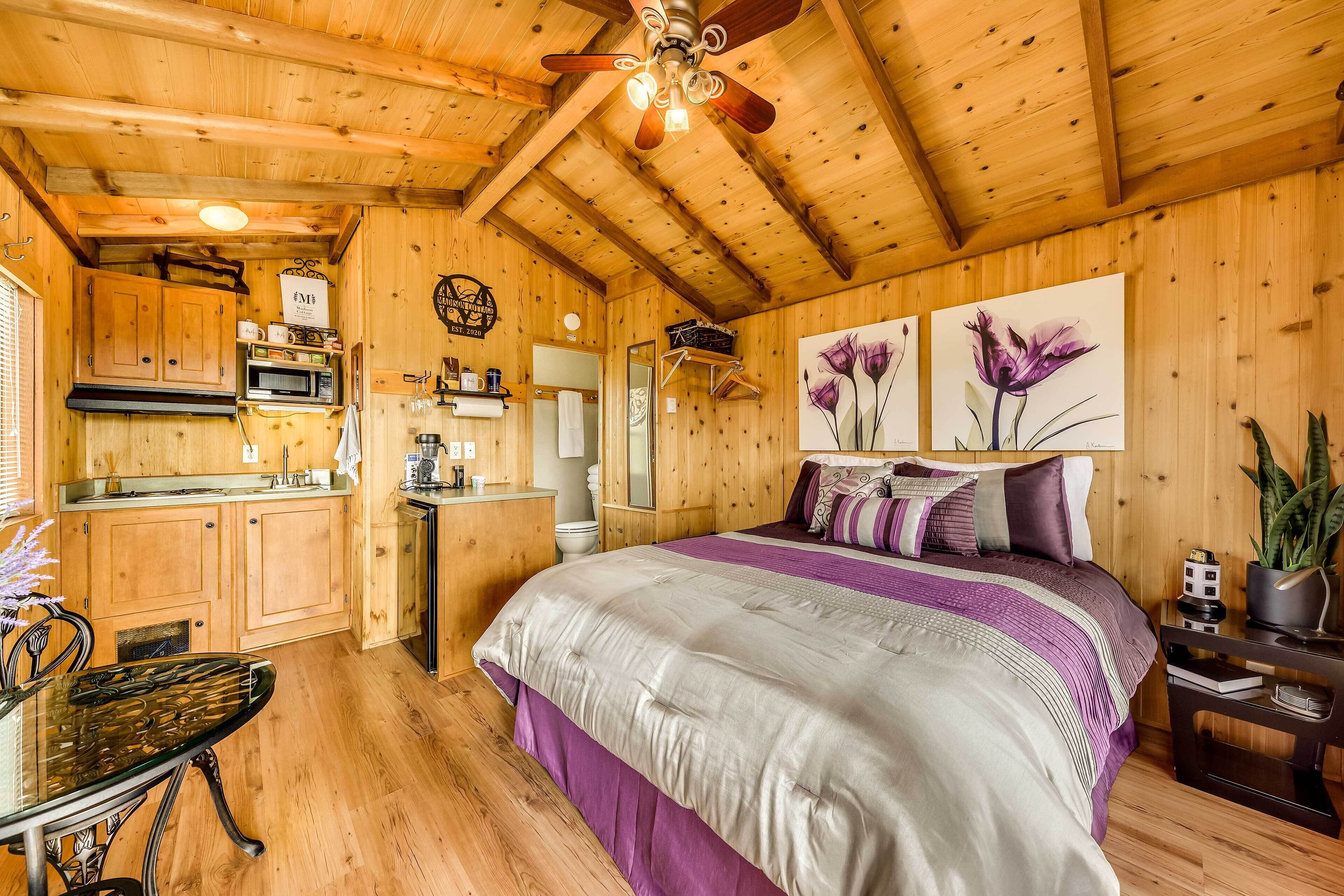 Mayhill Tiny Home Vacation Rental w/ Covered Porch