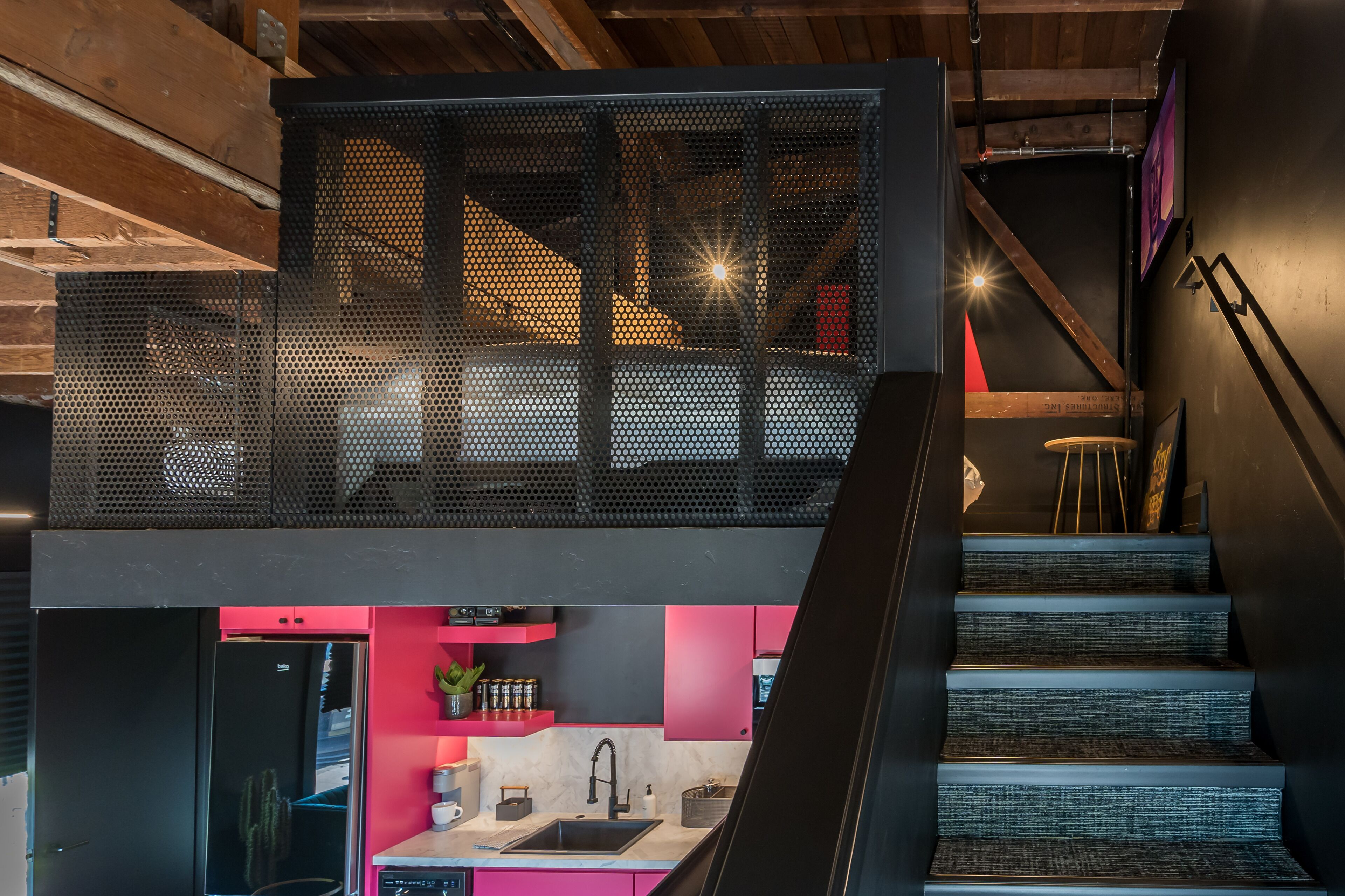 Apartament de luxe | Sala d'estar | Televisor intel·ligent de 65 polzades amb canals digitals i televisor 