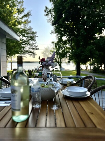 Endless Sunsets - Lake Front Retreat in the "Gut" on Lake Champlain 