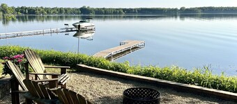 Endless Sunsets - Lake Front Retreat in the "Gut" on Lake Champlain 