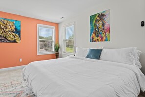 4 slaapkamers, een kluis op de kamer, een bureau