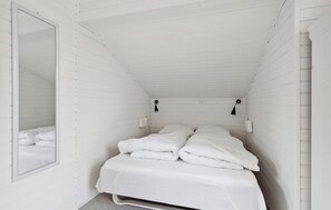 3 bedrooms, travel crib, free WiFi