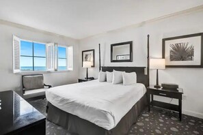 1 Schlafzimmer, Zimmersafe, Schreibtisch, Bügeleisen/Bügelbrett