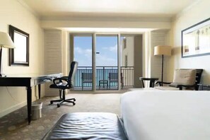 1 Schlafzimmer, Zimmersafe, Schreibtisch, Bügeleisen/Bügelbrett