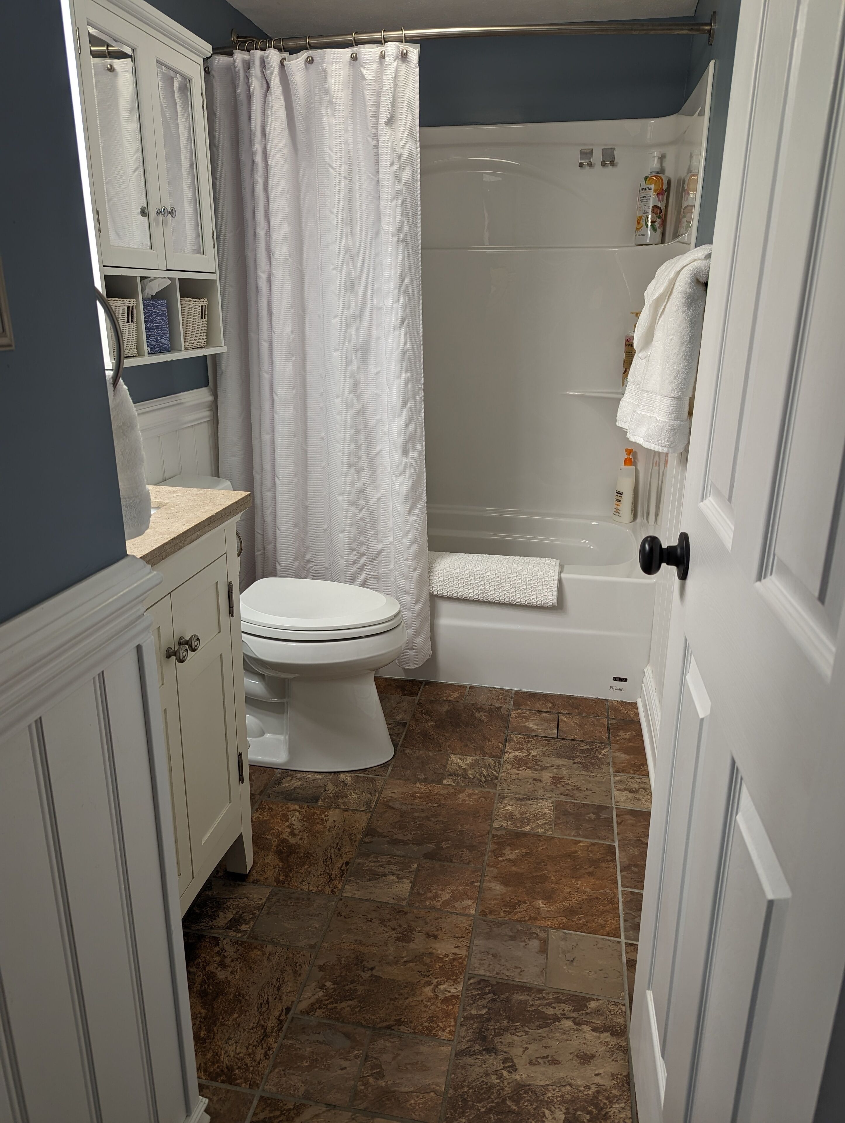 ヘアドライヤー、タオル、石鹸、シャンプー