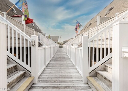 Cozy beach condo steps from the ocean