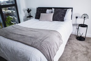 2 quartos, ferros/tábuas de passar roupa, Wi-Fi, roupa de cama