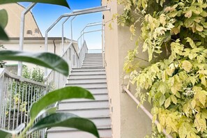 Exterior detail - P007 - Porto Recanati, large three-room apartment with parking near the sea (Porto Recanati)