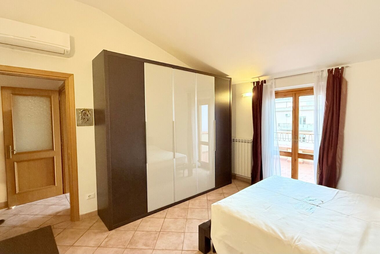 2 bedrooms, bed sheets