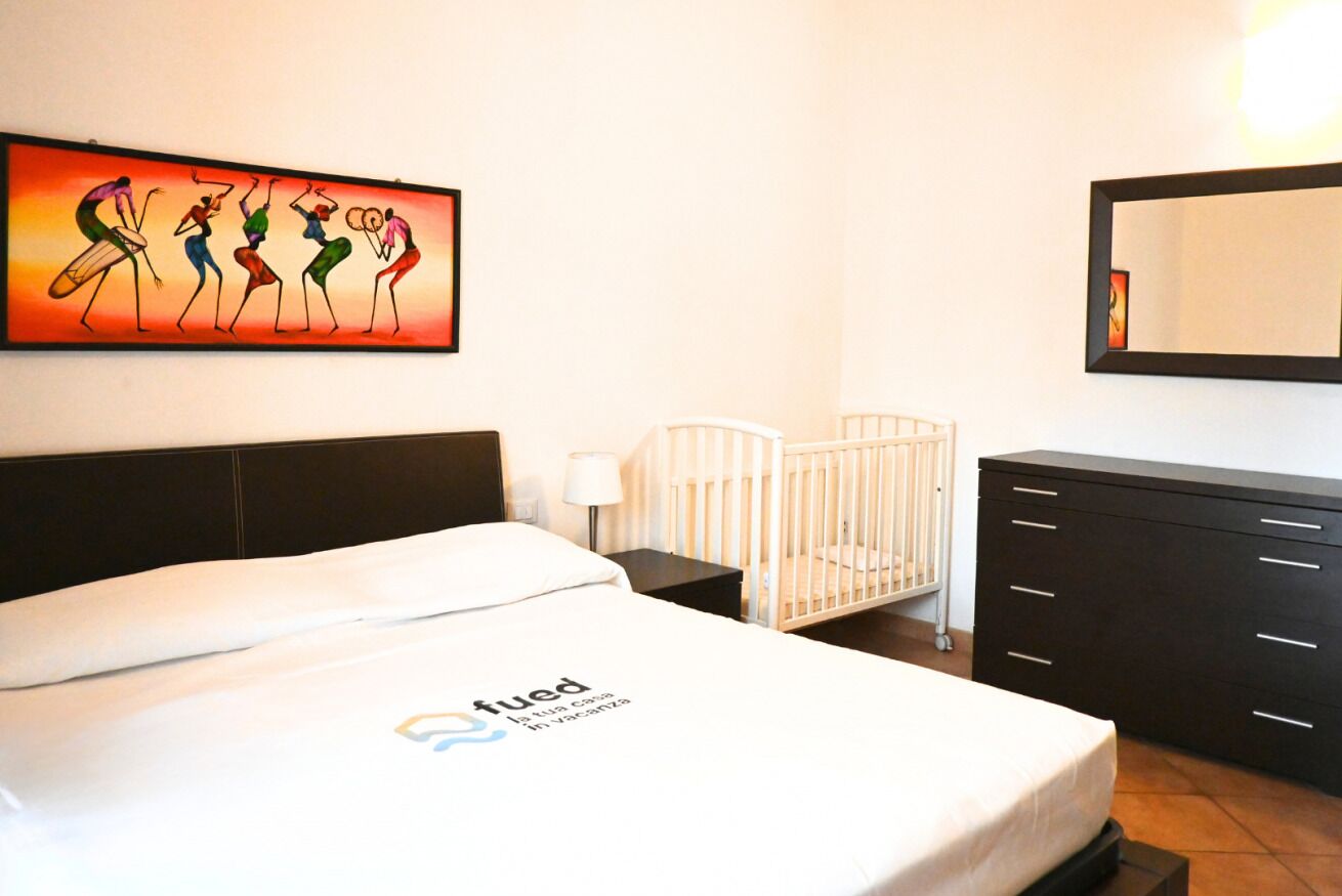 2 bedrooms, bed sheets