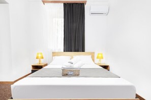 クラシック ルーム | 1 室のベッドルーム、デスク、アイロン / アイロン台、WiFi (無料)